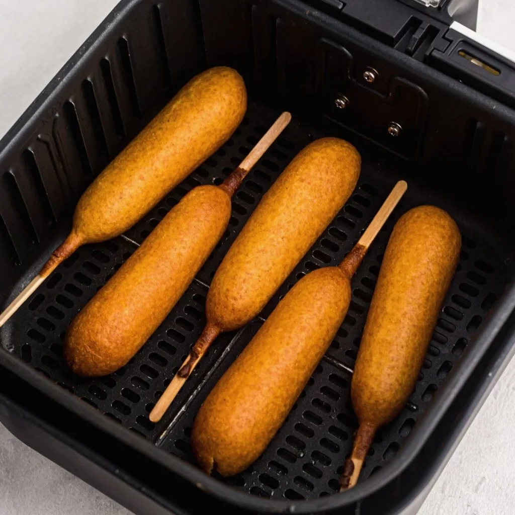 How to Cook Corn Dogs in Air Fryer?Step 2: Put corn dogs in